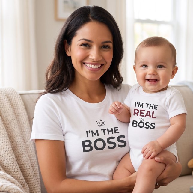 Camiseta Soy La Jefa Mamá Divertida Maternidad Combinable (Subido por el creador)
