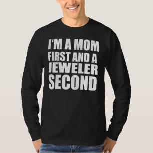 Camiseta Soy mamá y un texto gráfico más jocoso