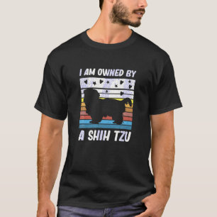 Camiseta Soy propiedad de un shih tzu T Shirt