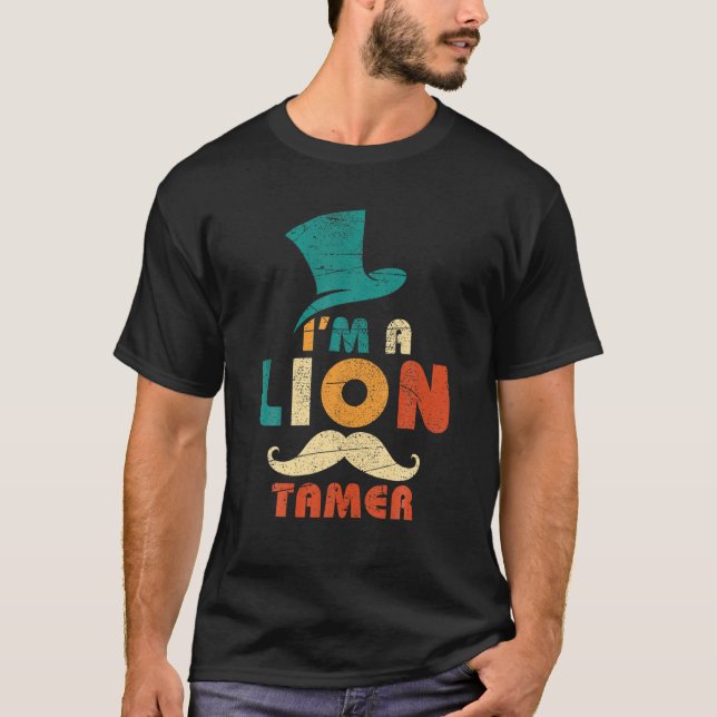 Camiseta Soy un disfraz de tamer de leones (Anverso)