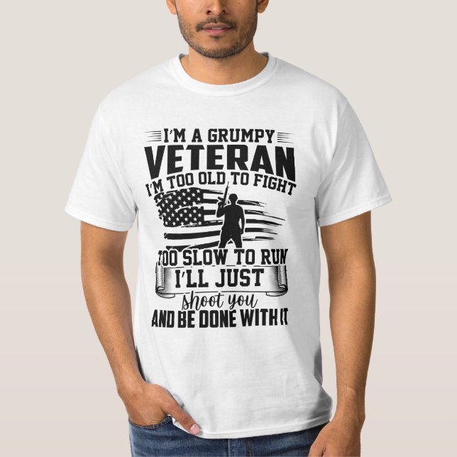 CAMISETA SOY UN VETERANO GRUPO QUE TENGO DEMASIADO ANTIGUO  (Anverso)