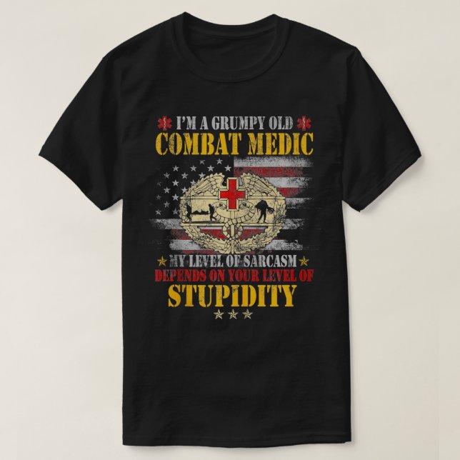 Camiseta Soy Una Antigua Bandera Médica De Combate Veterano (Diseño del anverso)