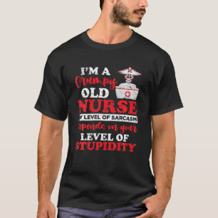 Camiseta Soy Una Enfermera De Edad Gruñida Mi Grado De Grac