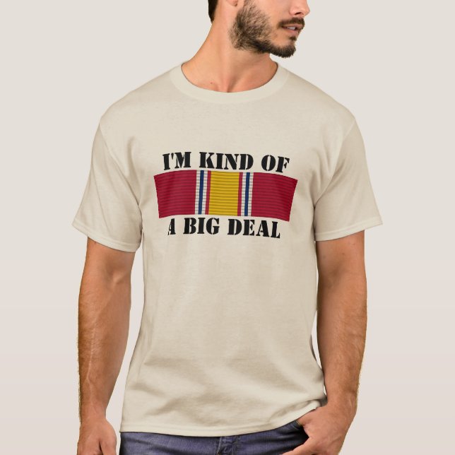Camiseta Soy una especie de gran cosa, un veterano gracioso (Anverso)