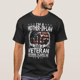 Camiseta Soy Una Madre En Derecho Y Un Veterano Nada Asusta