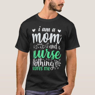 Camiseta Soy una mamá y una enfermera nada me asusta Virus