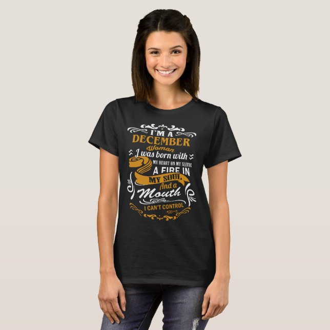 Camiseta Soy una mujer de diciembre (Anverso completo)