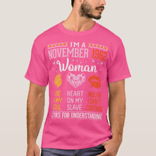 Camiseta Soy Una Mujer De Noviembre De 1962 Incendiando En 