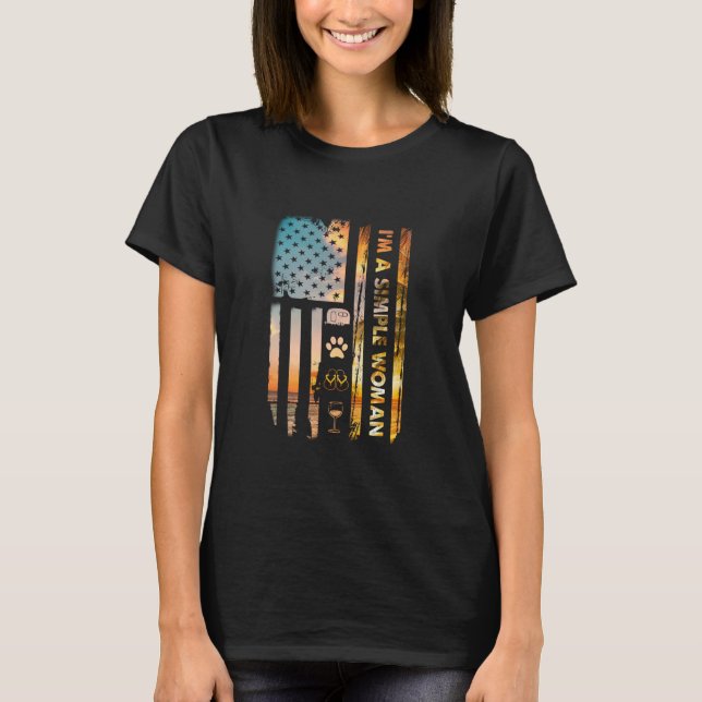 Camiseta Soy una mujer simple acampando en la cam de perro  (Anverso)