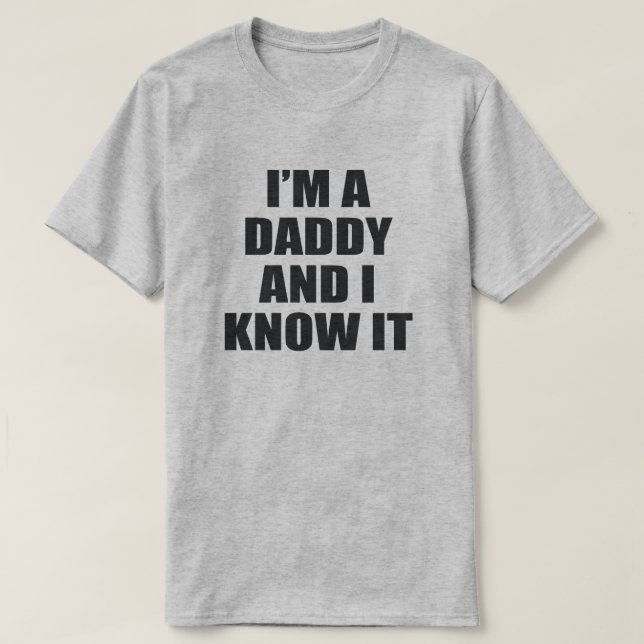 CAMISETA SOY UNA PAPÁ Y LO SÉ. (Diseño del anverso)