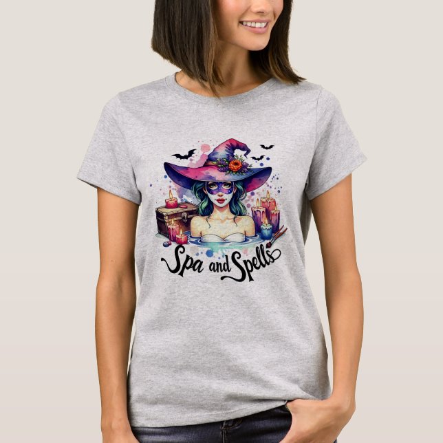 Camiseta "Spa & Spells" Witchy Relaxation Tee (Anverso)