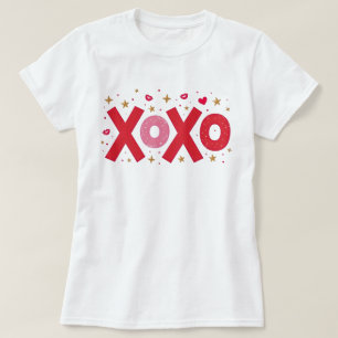 Camiseta Sparkke XOXO amor tipografía corazones estrellas e