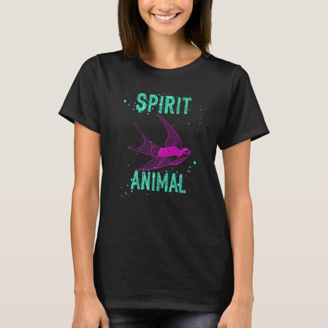 Camiseta Spirit Animal Swallow Bird Pink Animals Comfort Cu (Anverso)