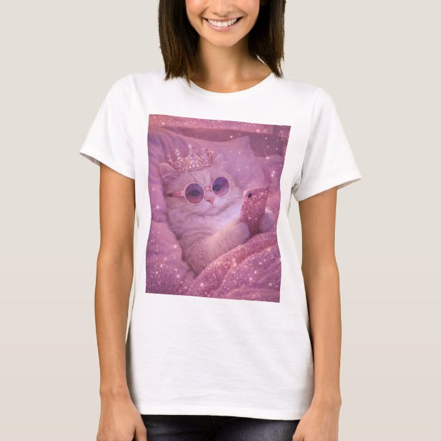Camiseta Spoiled Princess Cat Texting in Bed                (Anverso)