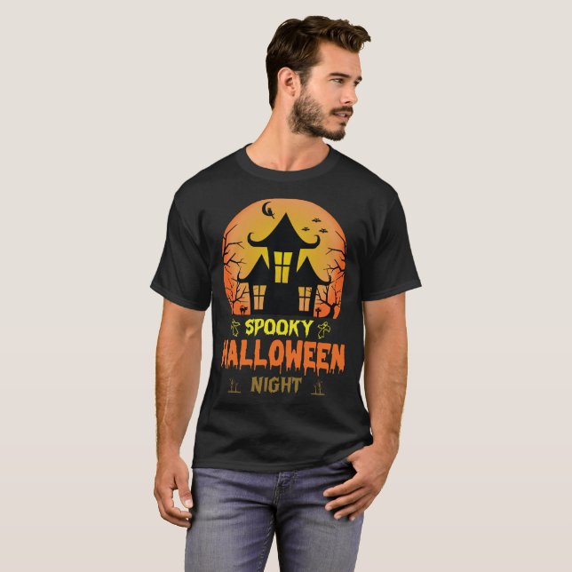 Camiseta Spooky Halloween Night . Trendy Halloween t-shirt  (Anverso completo)
