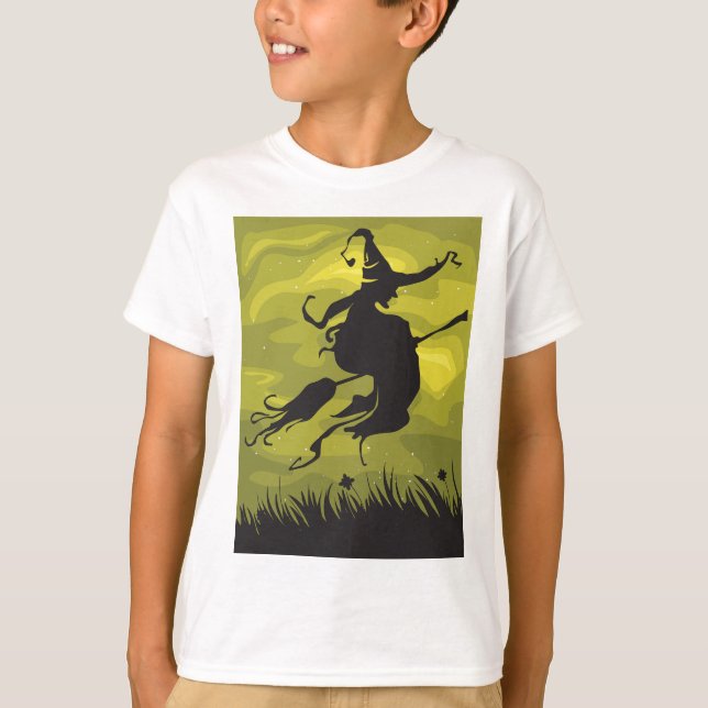 Camiseta Spooky Halloween Witch Flying on Broomstick (Anverso)