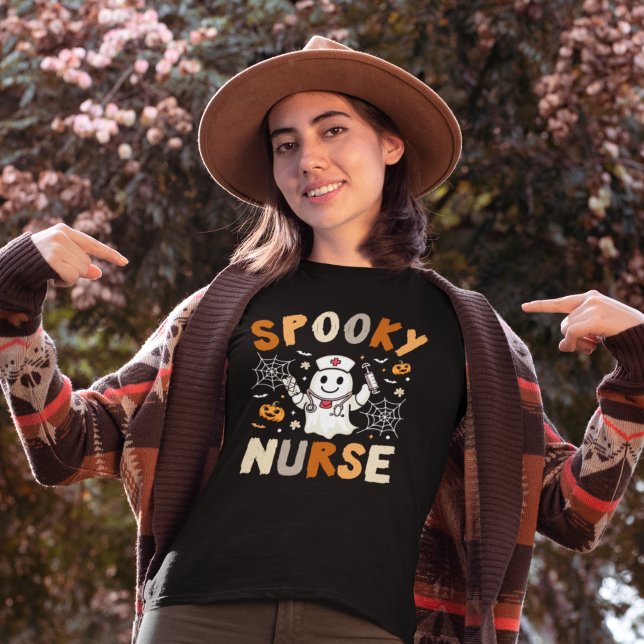 Camiseta Spooky Nurse, Fun Halloween Nurse (Subido por el creador)