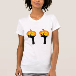 Camiseta Spooky Pumpkin Embrace – Halloween Tee for Women