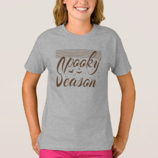 Camiseta Spooky season halloween greeting with bat and star