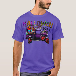 Camiseta Spooky Squad Gnomes Witch Truck Farm Pumpkins Hall
