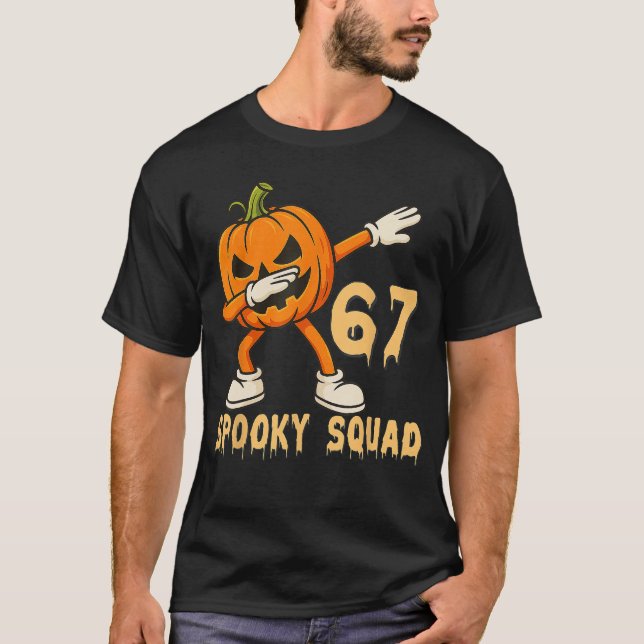 Camiseta Spooky Squad Pumpkin 67 Halloween Meme 6 7 Numbers (Anverso)