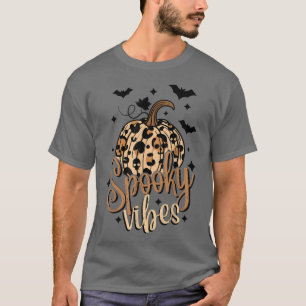 Camiseta Spooky Vibes Boho Halloween Pumpkin Leopard Witche