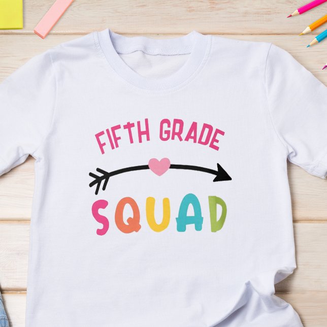Camiseta Squad de 5to Grado Escolar (Start the school year off with some fun with this cute back to school t-shirt.)