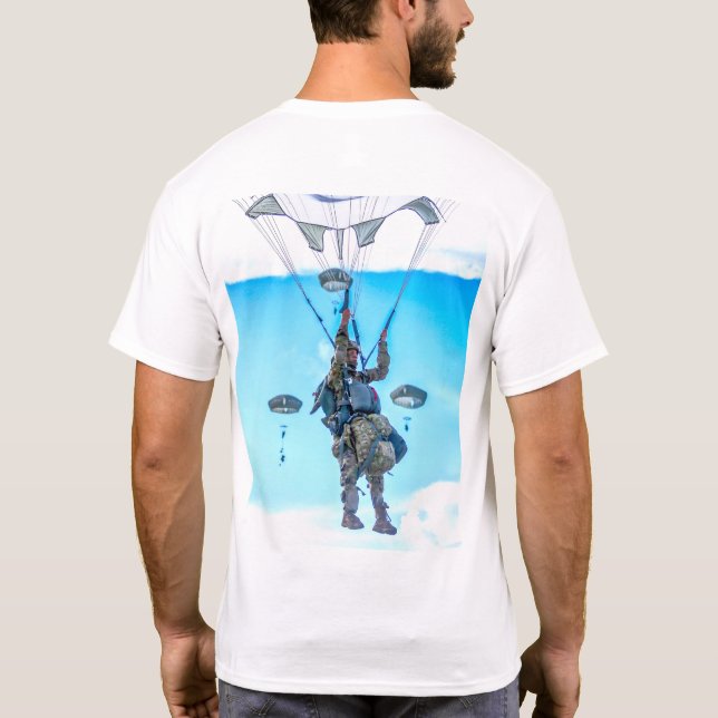 Camiseta SQUAD DE COMBAT DE EE. UU. - Paracaidista en el ai (Reverso)