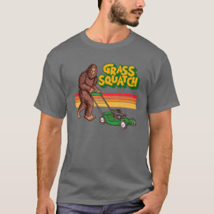 Camiseta ¡Squatch! Push Lawn Mower Funny Bigfoot Sasqu
