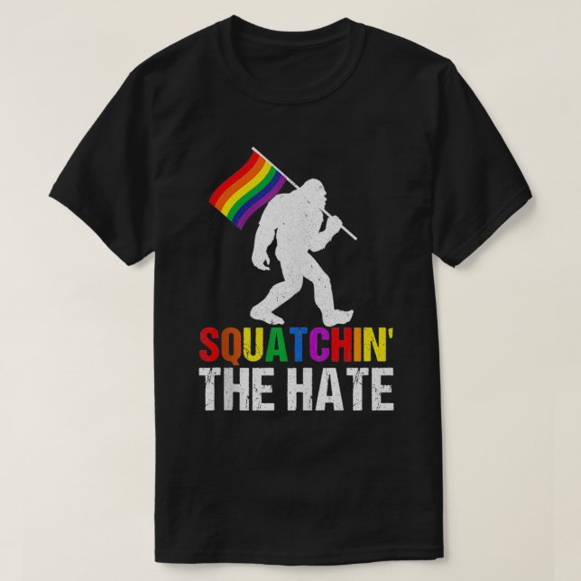 Camiseta Squatchin' El odio LGBTQ Gran pie Bandera Arcoiris (Diseño del anverso)