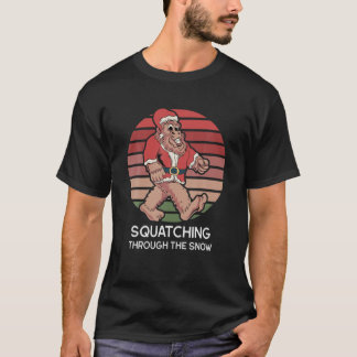 Camiseta Squatching Through the Snow Funny Sasquatch Christ