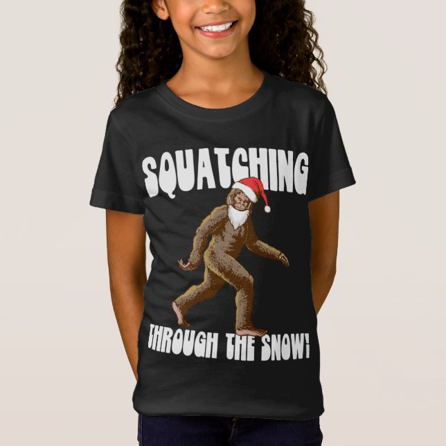 Camiseta Squatching Through The Snow Navidades Bigfoot Sant (Anverso)