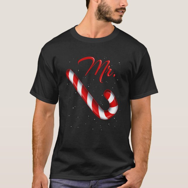 Camiseta Sr Candy Cane Sra. Merry y Brillante Rojo y Blanco (Anverso)