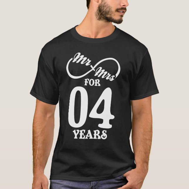 Camiseta Sr. y la Sra. Durante 4 años cuarto aniversario Bo (Anverso)