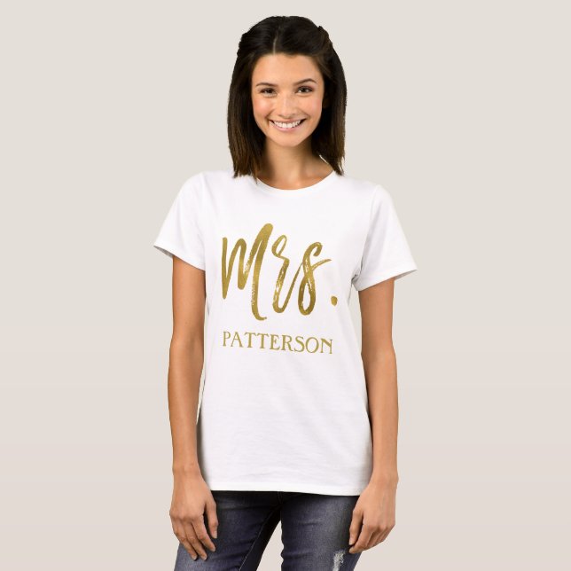 Camiseta Sra. y apellido Relieve metalizado dorado Typograp (Anverso completo)