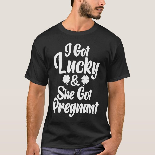 Camiseta St Patrick Day Lucky Couple Pregnancy Announcement (Anverso)