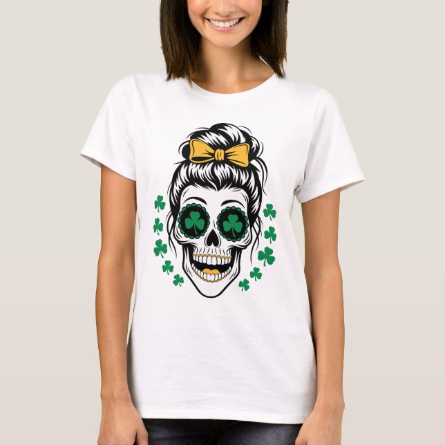 Camiseta St. Patrick’s Day Skull with Shamrocks and Messy  (Anverso)