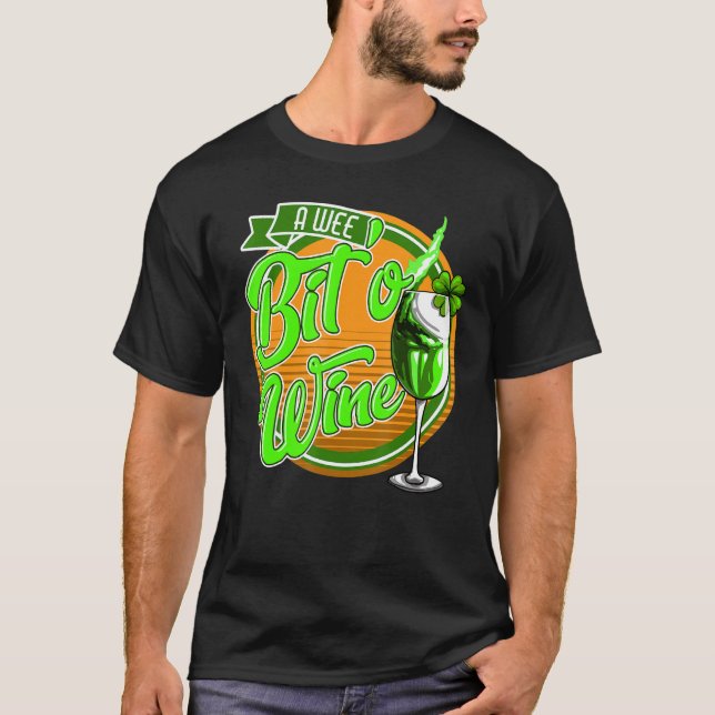 Camiseta St Patrick's Day A Wee Bit O' Wine Funny Mom Women (Anverso)