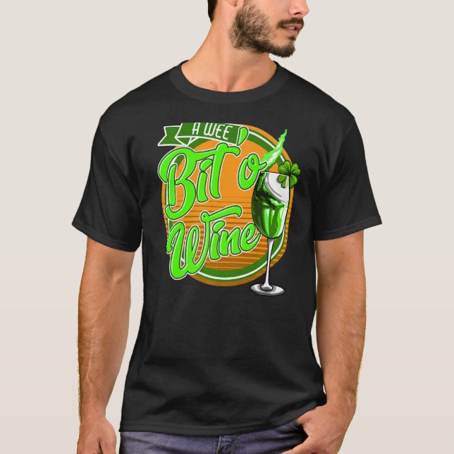 Camiseta St Patrick's Day A Wee Bit O' Wine Funny Mom Women (Anverso)