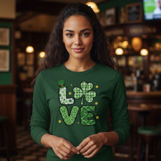 Camiseta St. Patrick's Day LOVE Green Mixed Patterns Clover (Subido por el creador)