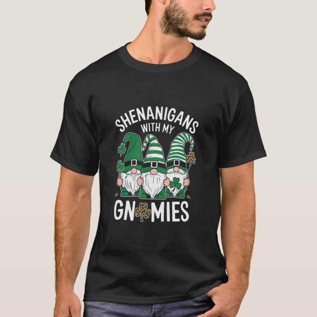 Camiseta St Patricks Day Lucky Shamrock Leopard Gnomes (Anverso)