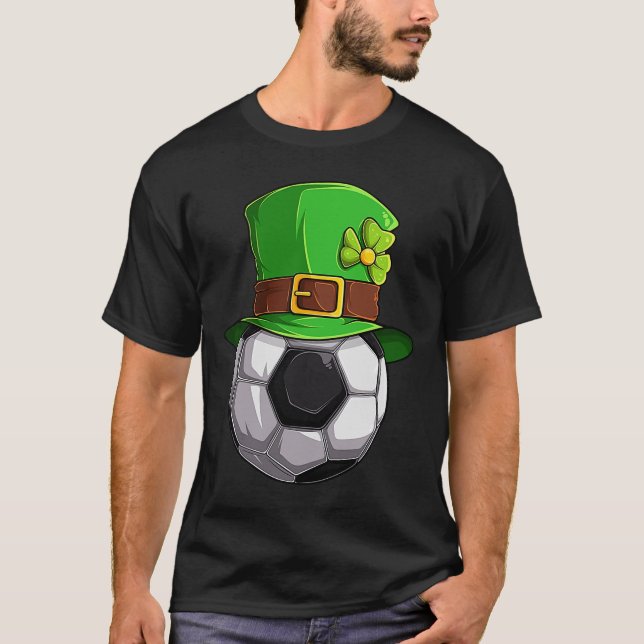 Camiseta St Patrick's Day Lucky Soccer Ball con Leprechaun (Anverso)