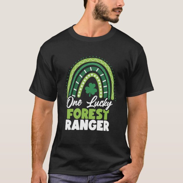 Camiseta St Patricks Day One Lucky Forest Ranger