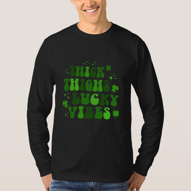 Camiseta St Patrick's Day pajamas Thick Thighs Lucky Vibes  (Anverso)