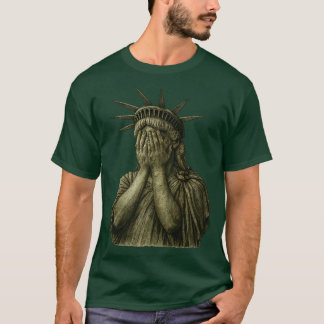 Camiseta Statue of Liberty covering her face in shame polit