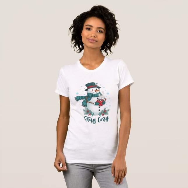Camiseta Stay Cozy Winter Snowman With Hot Cocoa (Anverso completo)