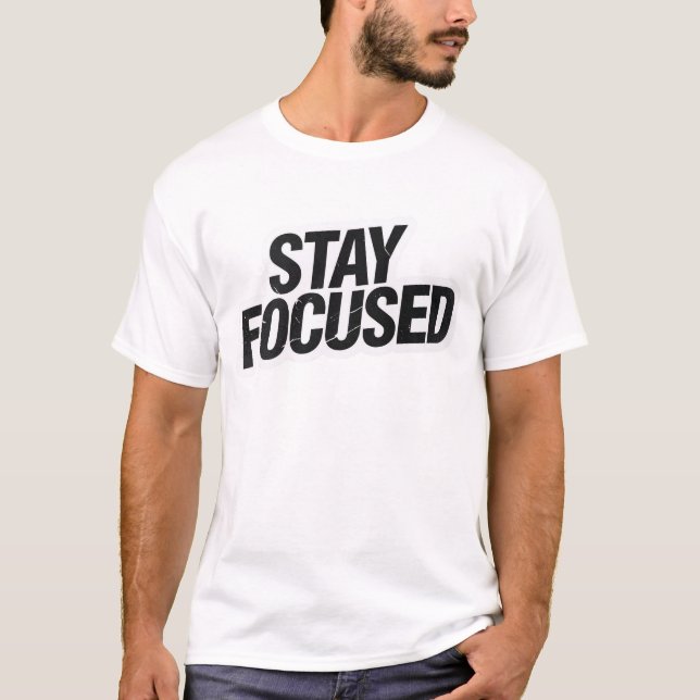 Camiseta “Stay Focused T-Shirt – Motivational Youth Tee” (Anverso)