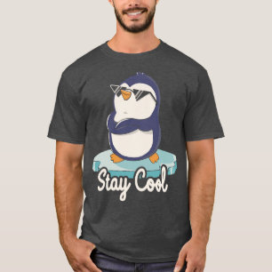 Camiseta Stay Guay Funny Penguin por Tobe Fonseca