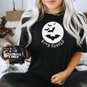Camiseta Stay Spooky Halloween Tee - Bats Flying Past Moon
