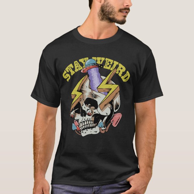 Camiseta Stay Weird Vintage Skull UFO Ilustracion (Anverso)